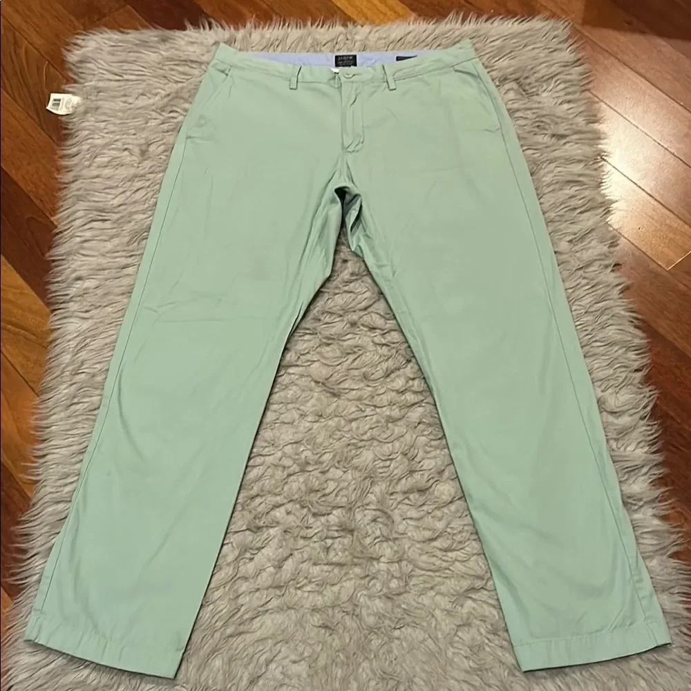 Jcrew the Sutton‎ summer weight chino men’s light green pants